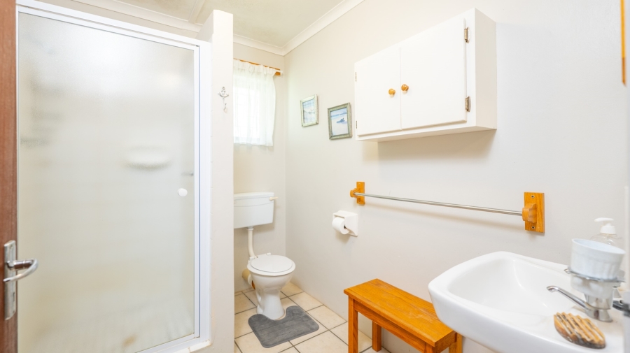 4 Bedroom Property for Sale in Struisbaai Western Cape
